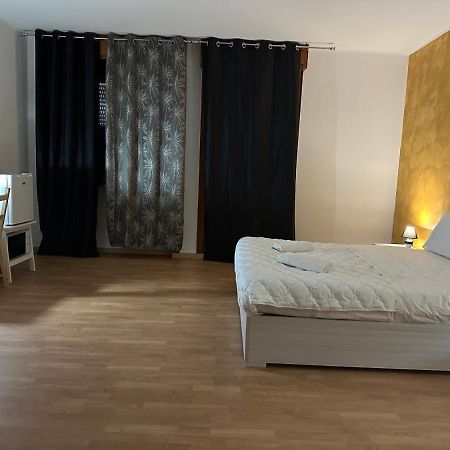 Leone D'Oro 2 - Milano Street Hotell Mestre Exteriör bild