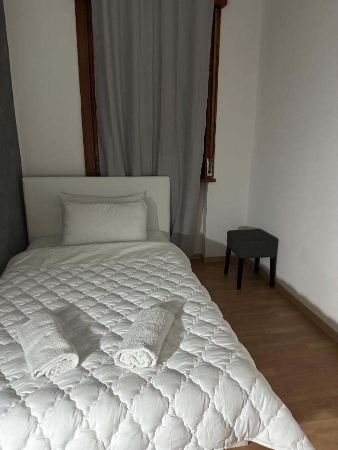 Leone D'Oro 2 - Milano Street Hotell Mestre Exteriör bild