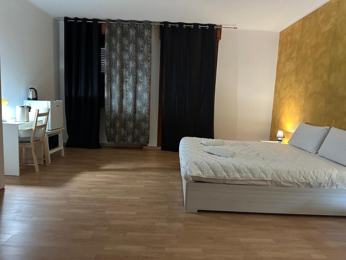 Leone D'Oro 2 - Milano Street Hotell Mestre Exteriör bild