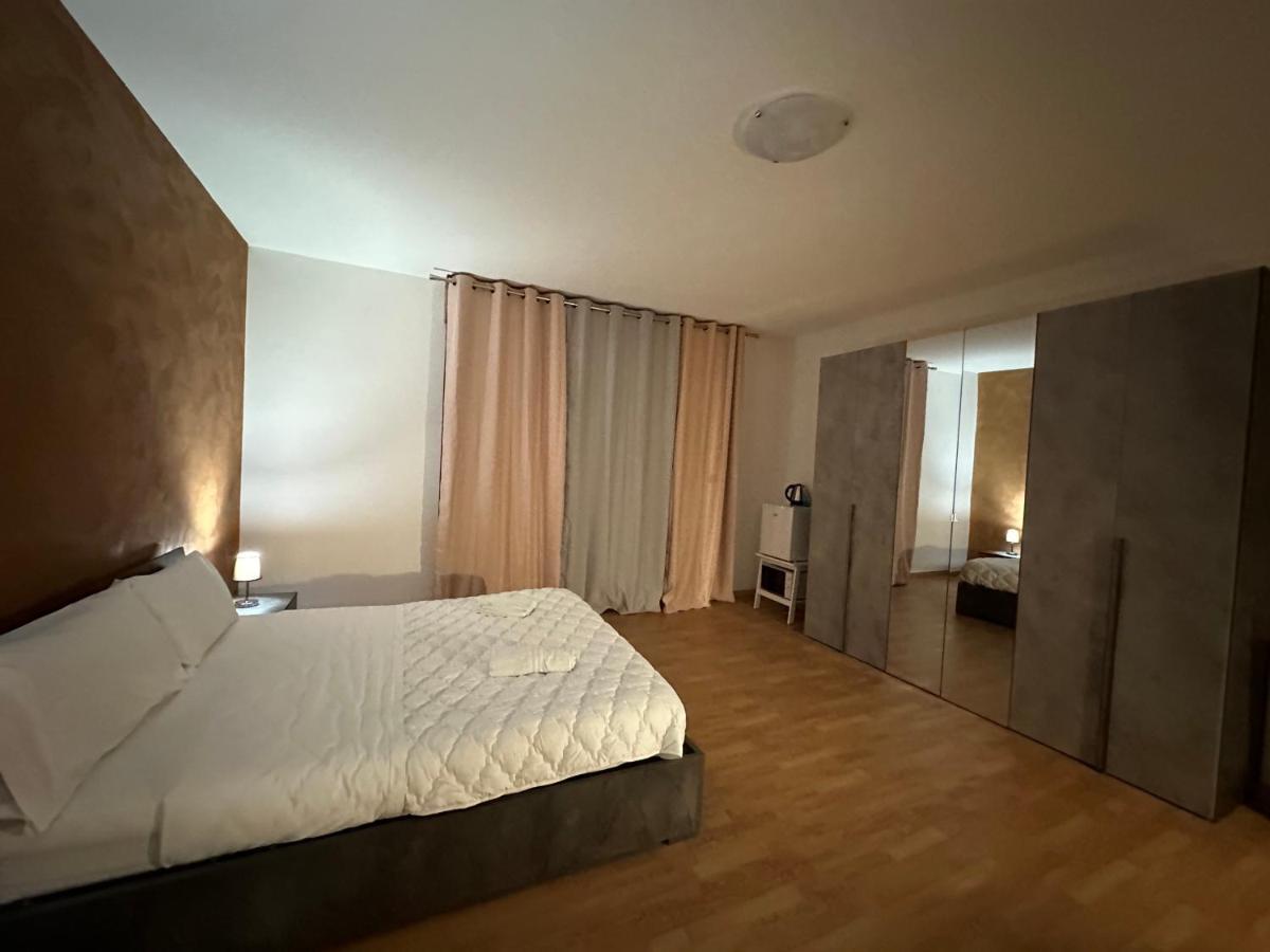 Leone D'Oro 2 - Milano Street Hotell Mestre Exteriör bild