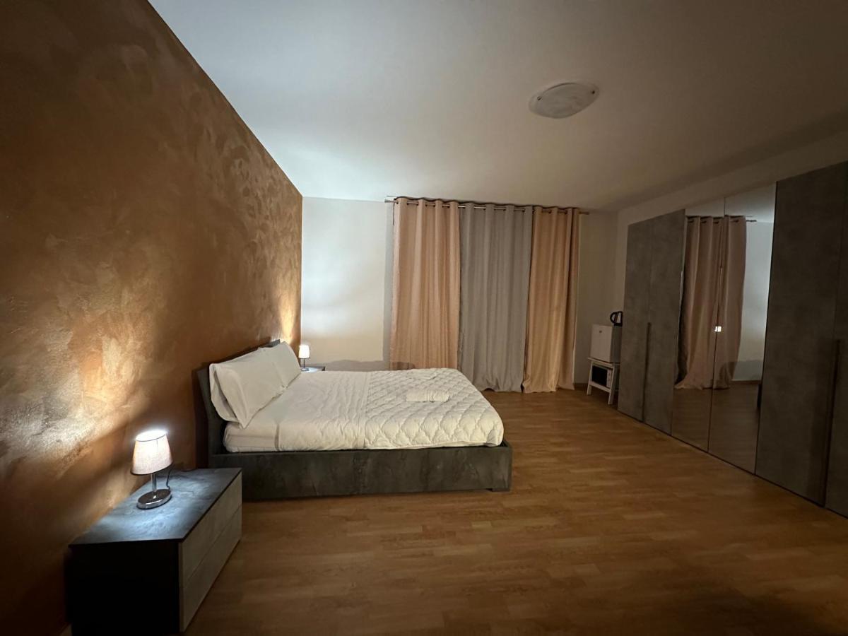 Leone D'Oro 2 - Milano Street Hotell Mestre Exteriör bild